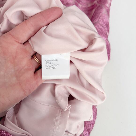 Tadashi Shoji Pink Sequin Embroidered Akers V-Neck Cocktail Dress Size M - Picture 7 of 8